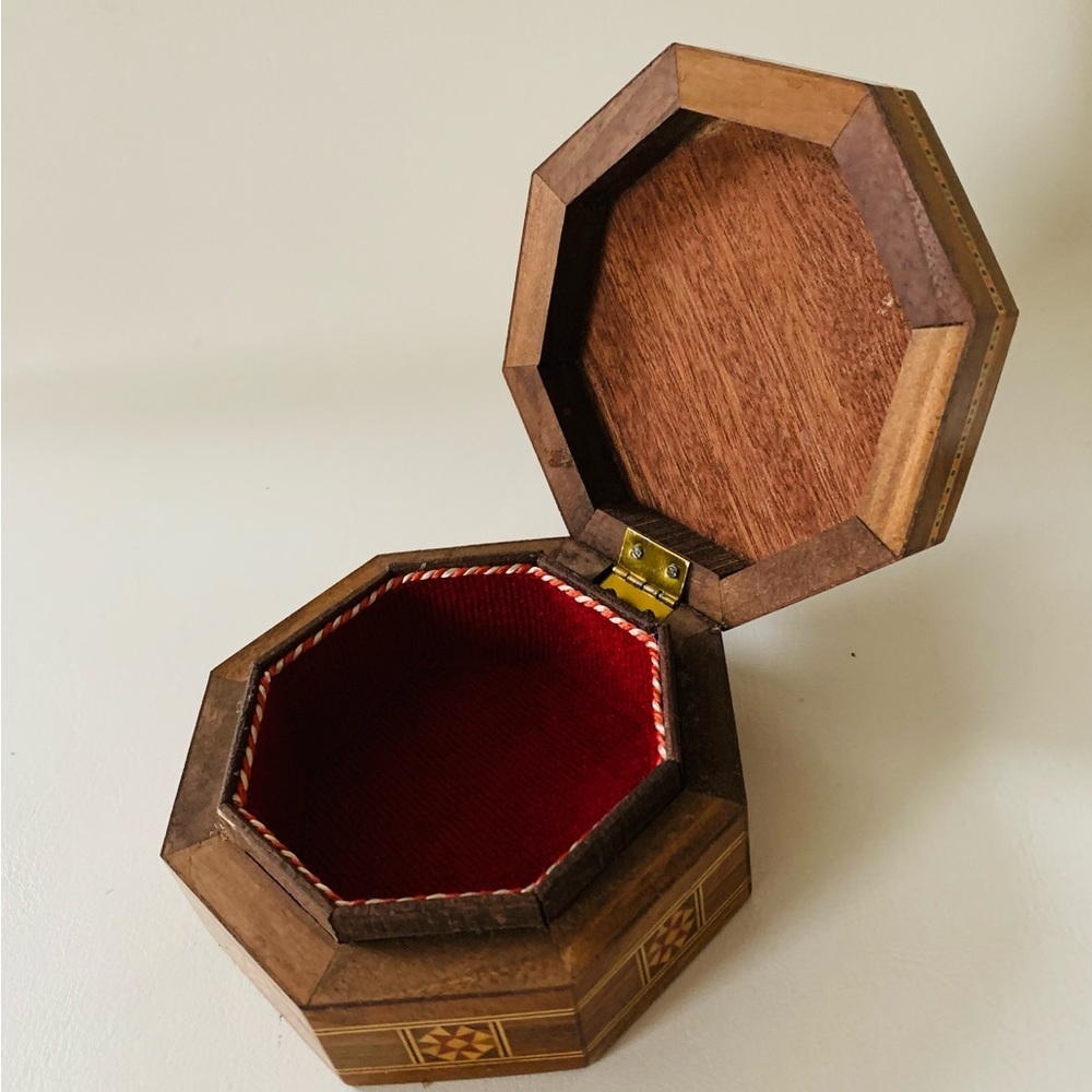 Wooden box - Picture 4 of 8